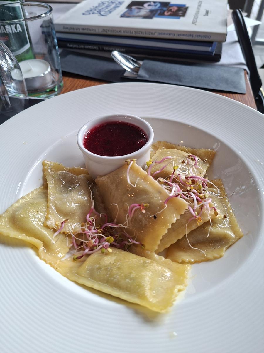 Tichauer restaurant kwiecień 2026