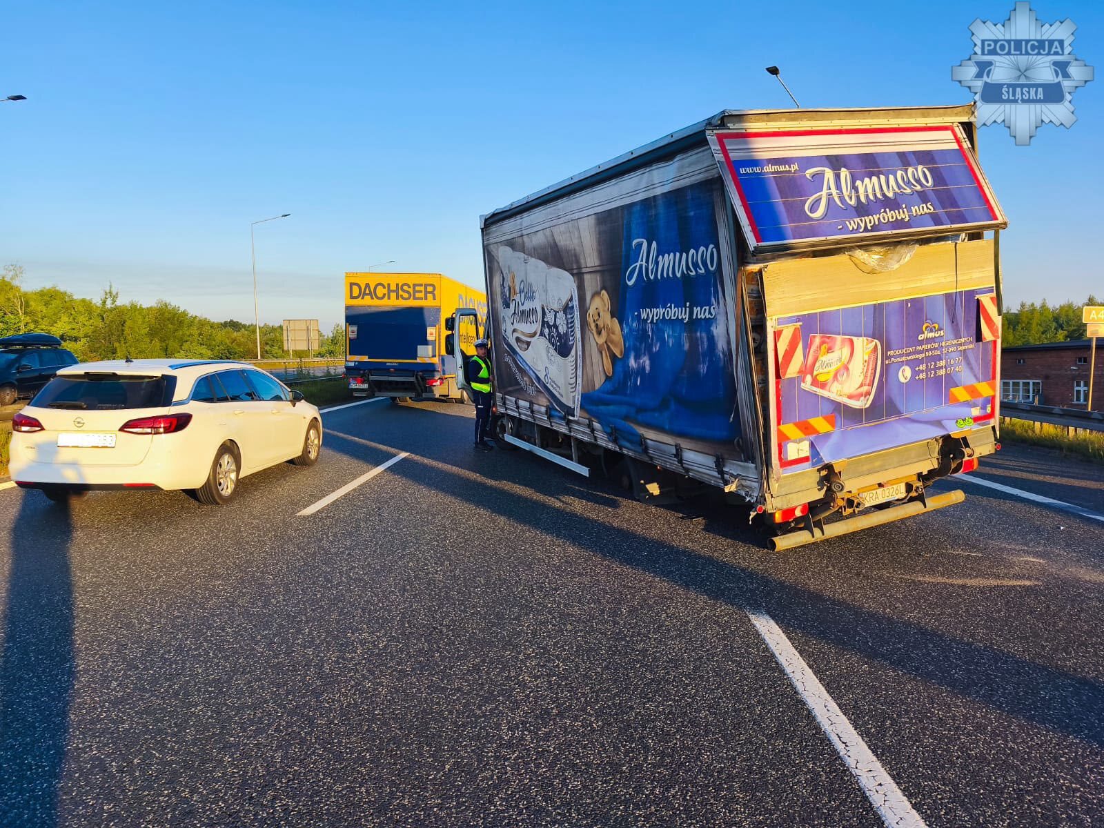 Na A1 ciężarówce urwało się koło