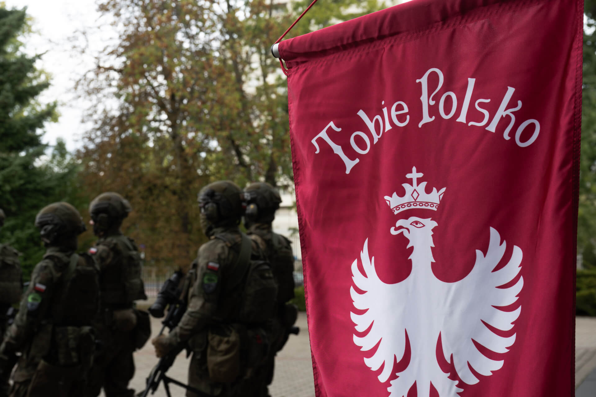 Tobie Polsko na grobie Waweberga w Warszawie