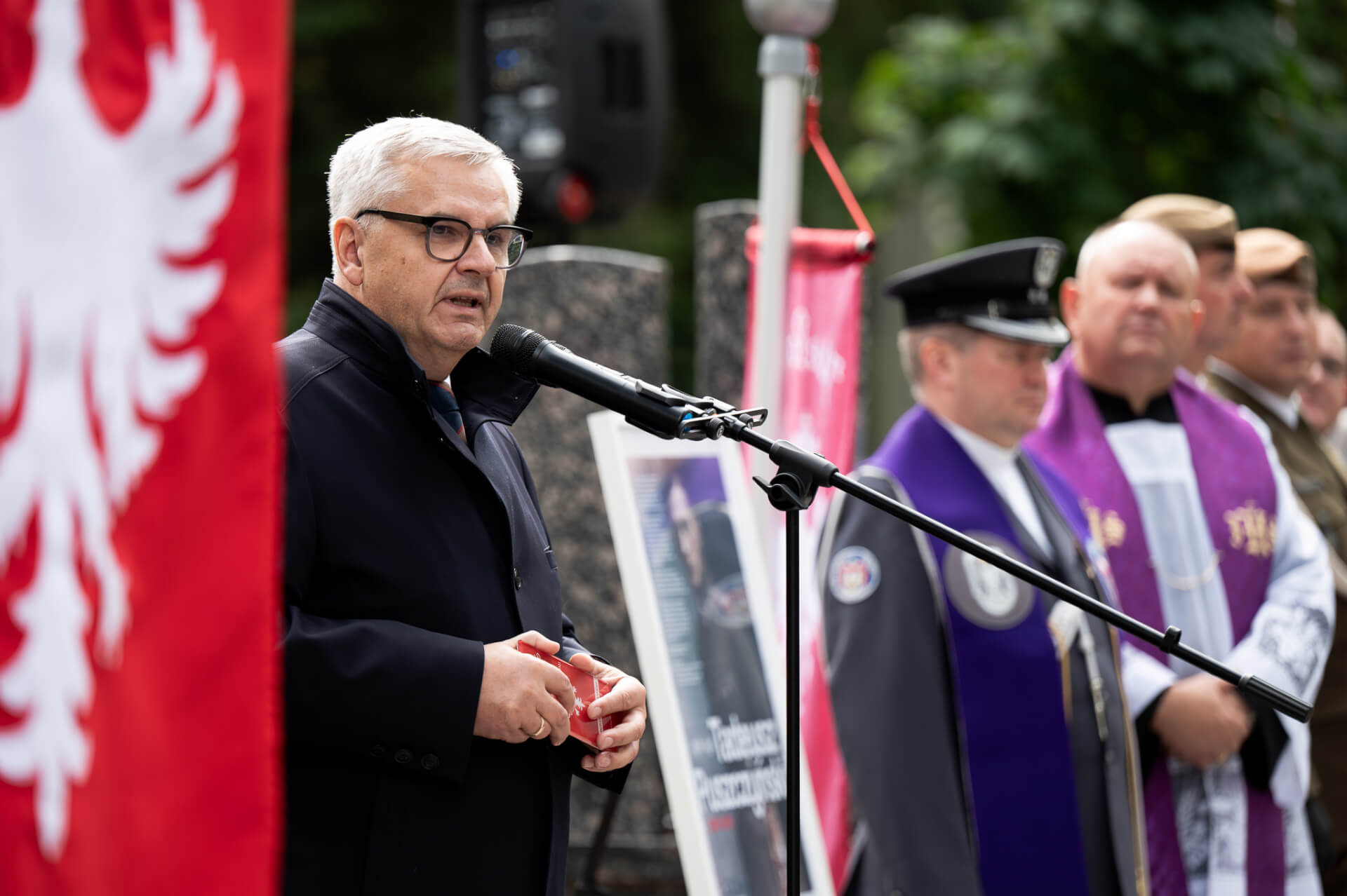 Tobie Polsko na grobie Waweberga w Warszawie