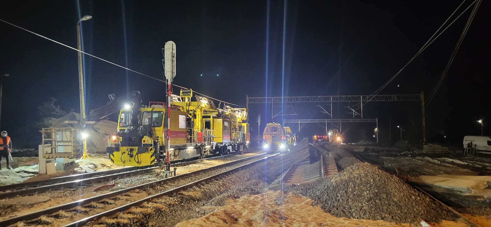 Udrażnianie torów na stacji Kuźnia Raciborska, prace nocne