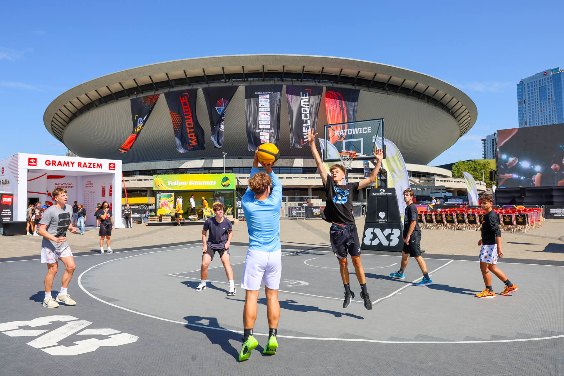 W Fan Zonie można m in pograć w koszykówkę 3x3