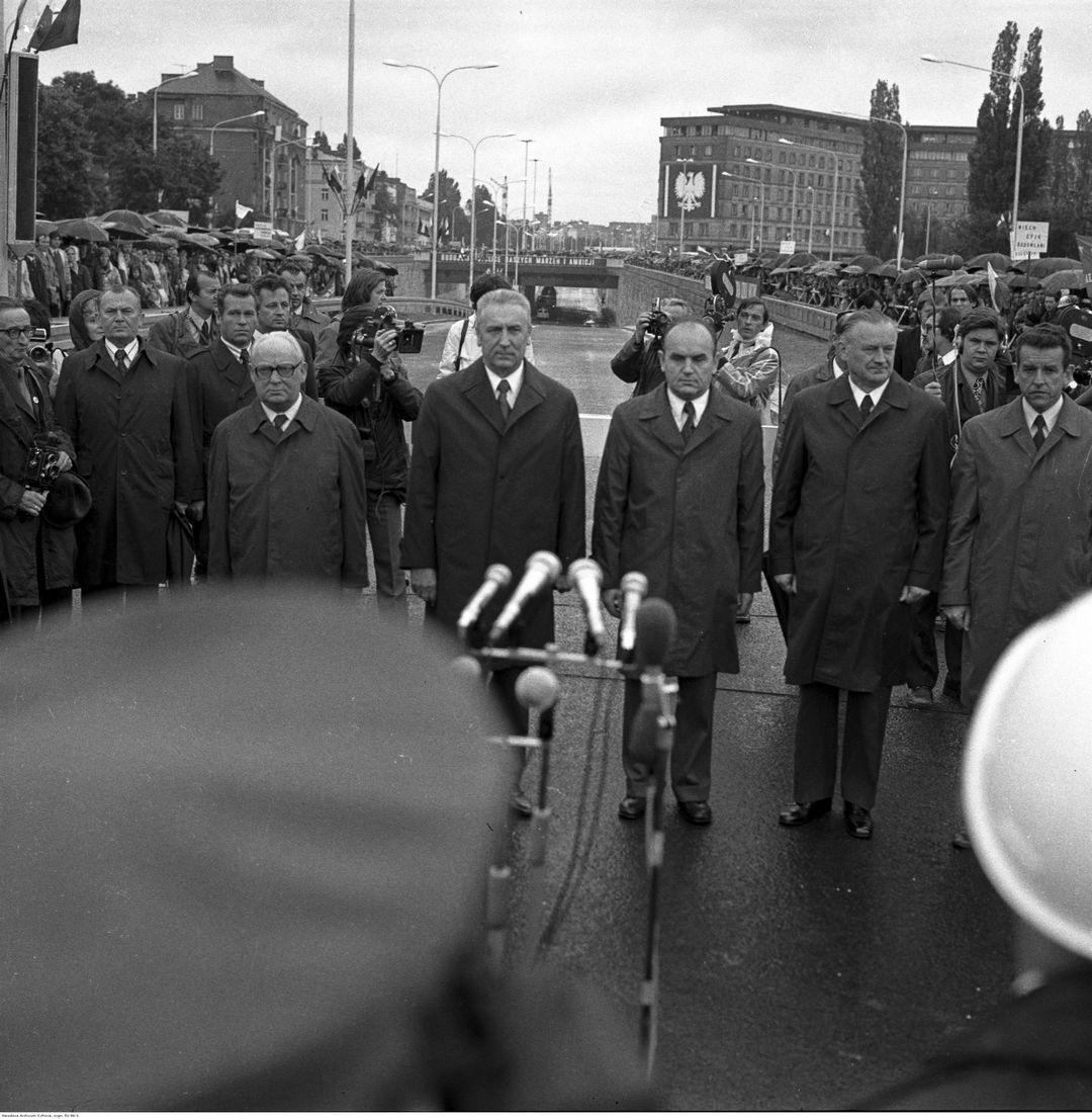 Warszawa. Trasa Łazienkowska – Otwarcie. Kazimierz Seko, Edward Gierek, Józef Kępa, Piotr Jaroszewicz, Henryk Jabłoński, Jerzy Majewski.  19 lipca 1974.