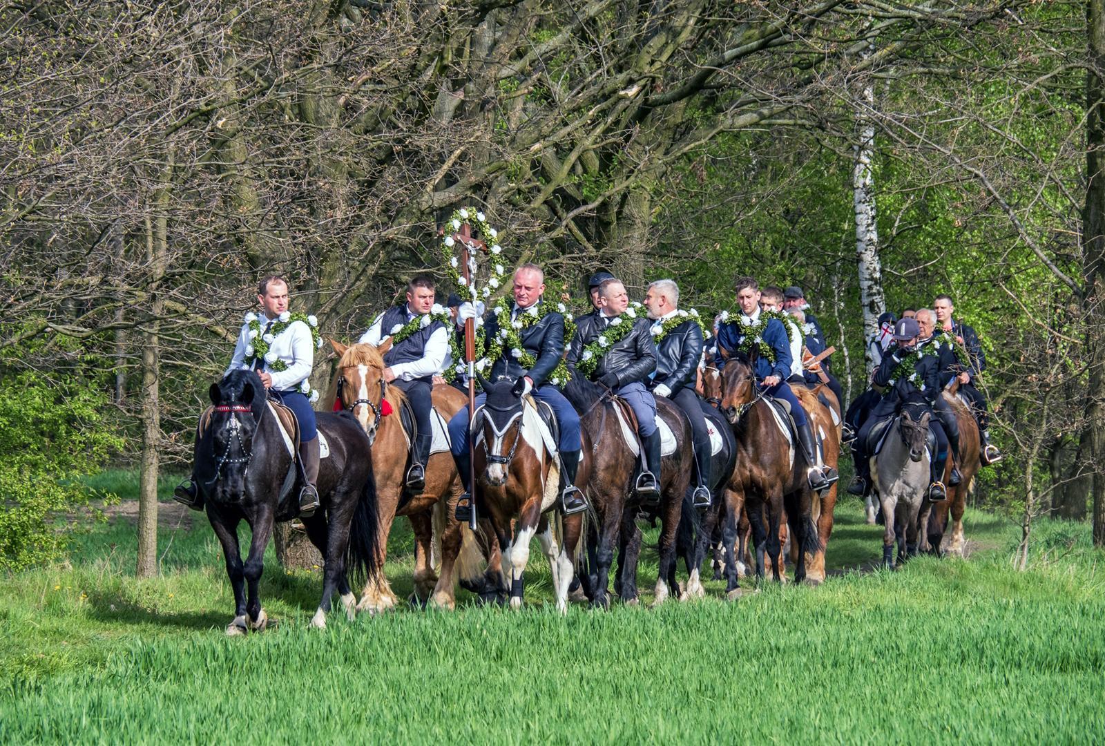 Wielkanocna procesja konna Ostropa Copy