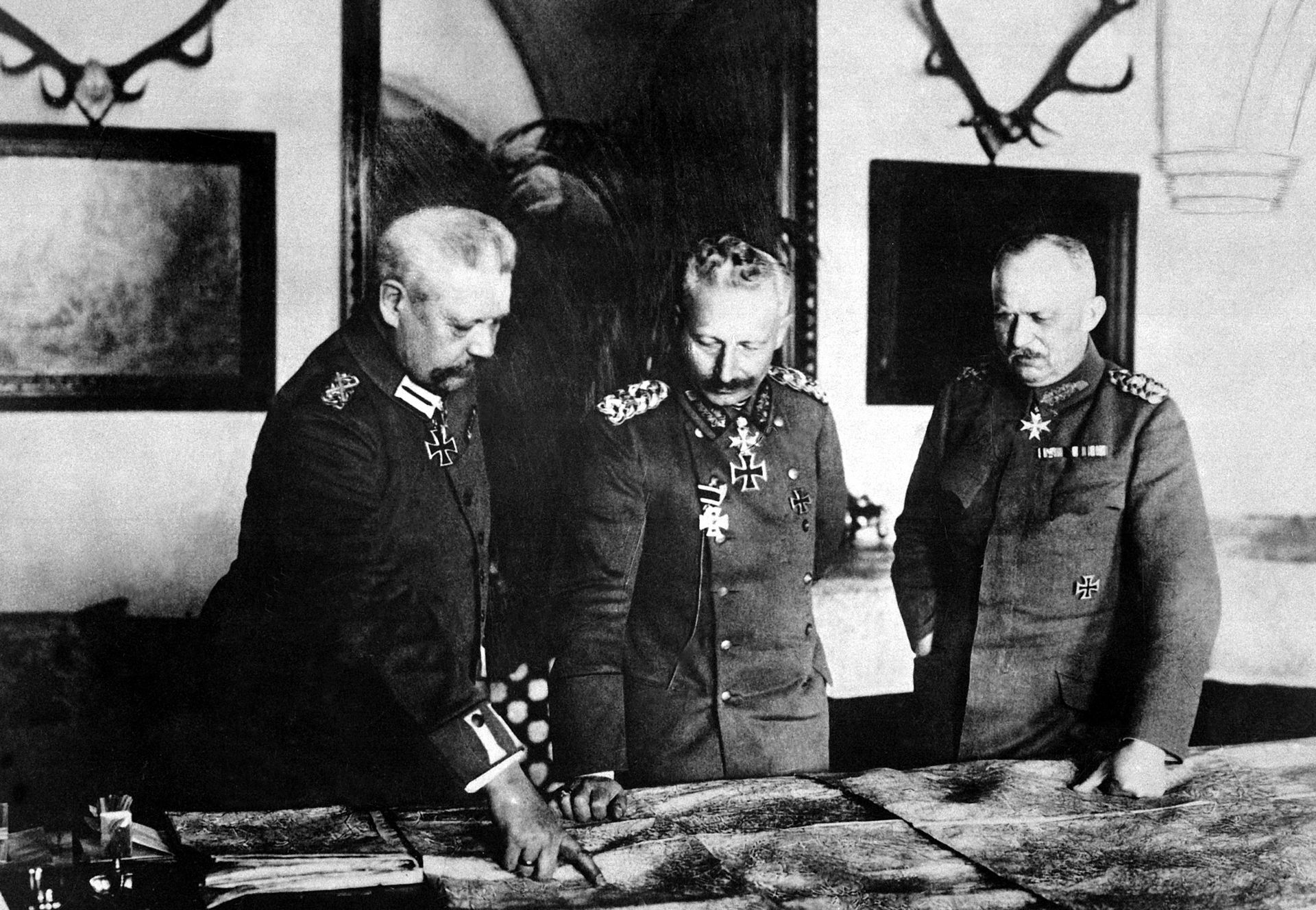 Wilhelm II, Hindenburg i Ludendorff na zamku w Pszczynie podczas I wojny światowej