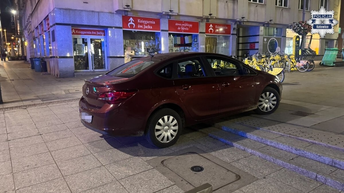 Wjechała autem na Rynek, Katowice