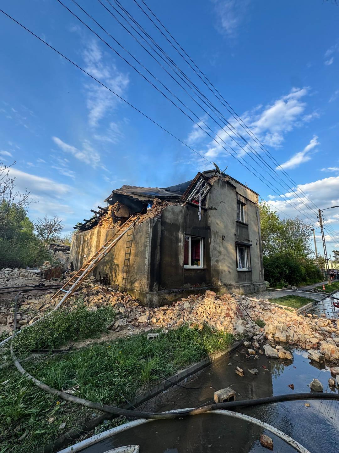 Wojkowice, ul. Fabryczna. Wybuch butli z gazem. 23 kwietnia 2025.