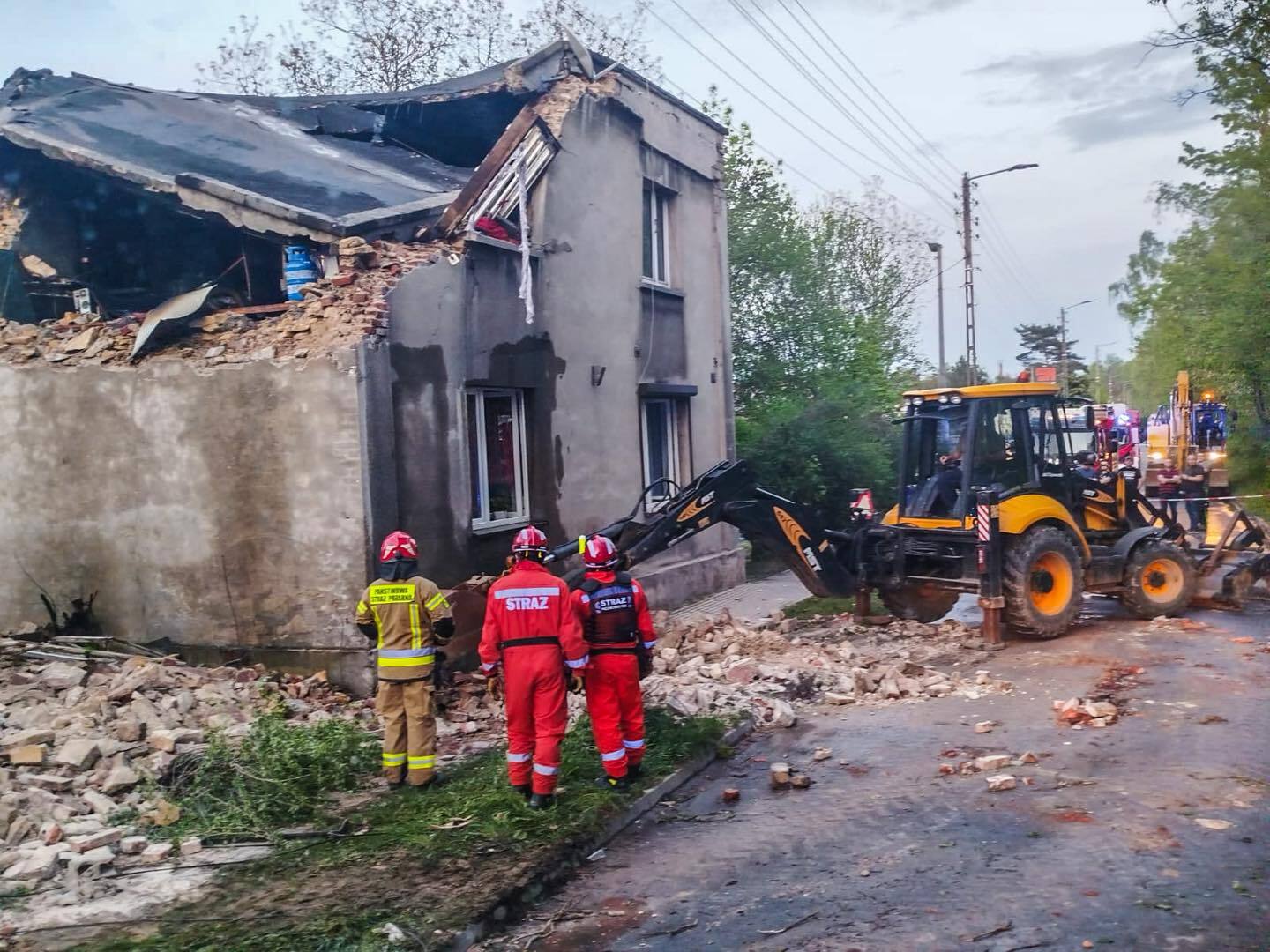 Wojkowice, ul. Fabryczna. Wybuch butli z gazem. 23 kwietnia 2025.