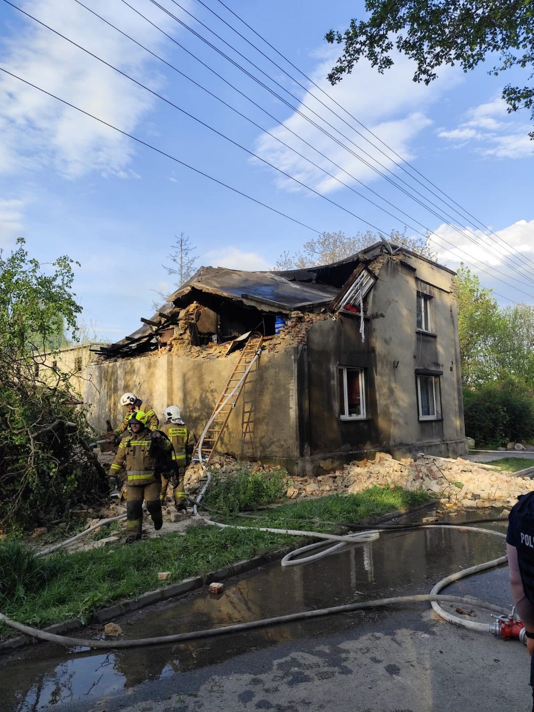 Wojkowice, ul. Fabryczna. Wybuch butli z gazem. 23 kwietnia 2025.