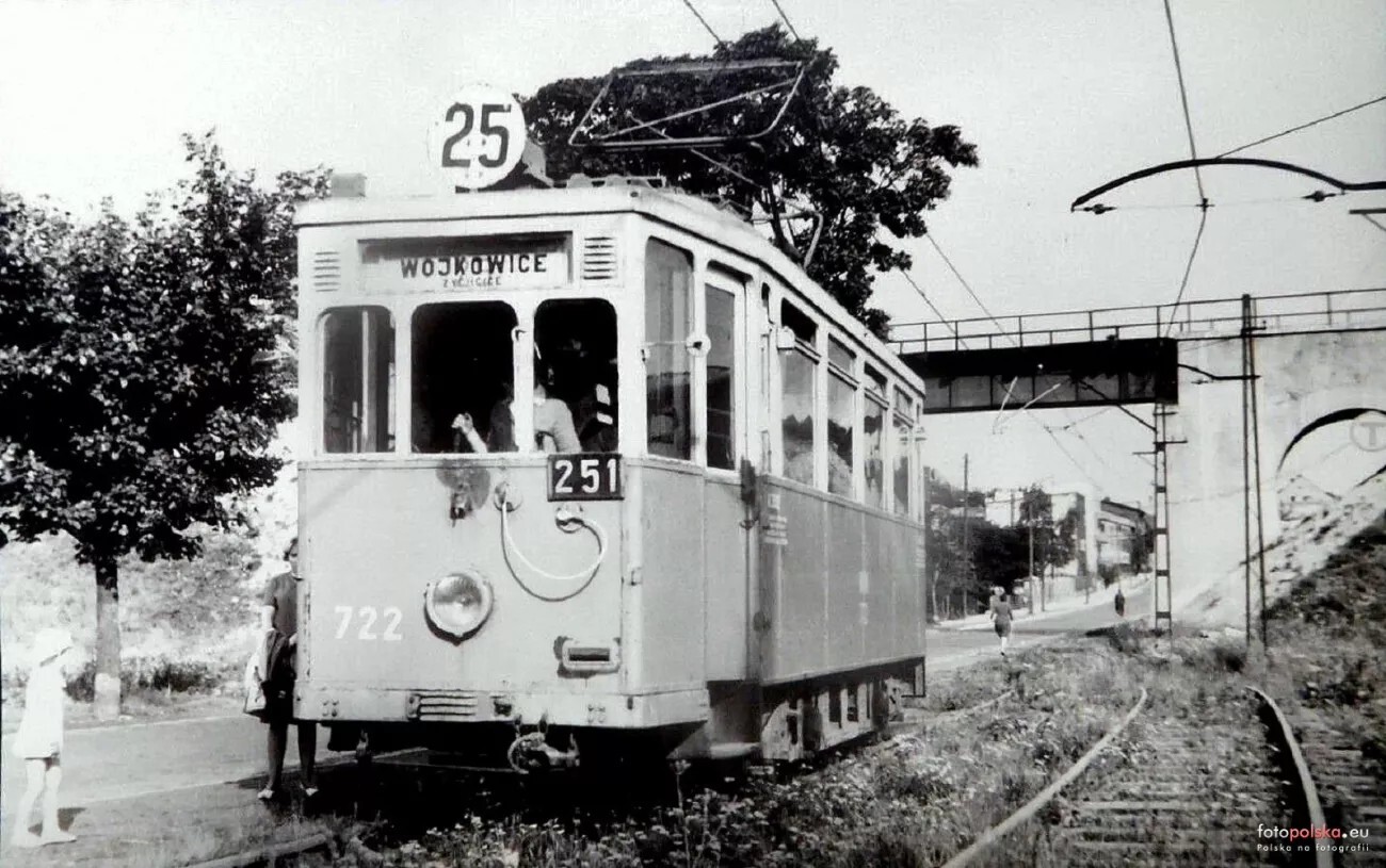 Wojkowice-Żychcice. Końcówka tramwajowa i tramwaj Bremen linii nr 25 WPK Katowice #722. 6 września 1965