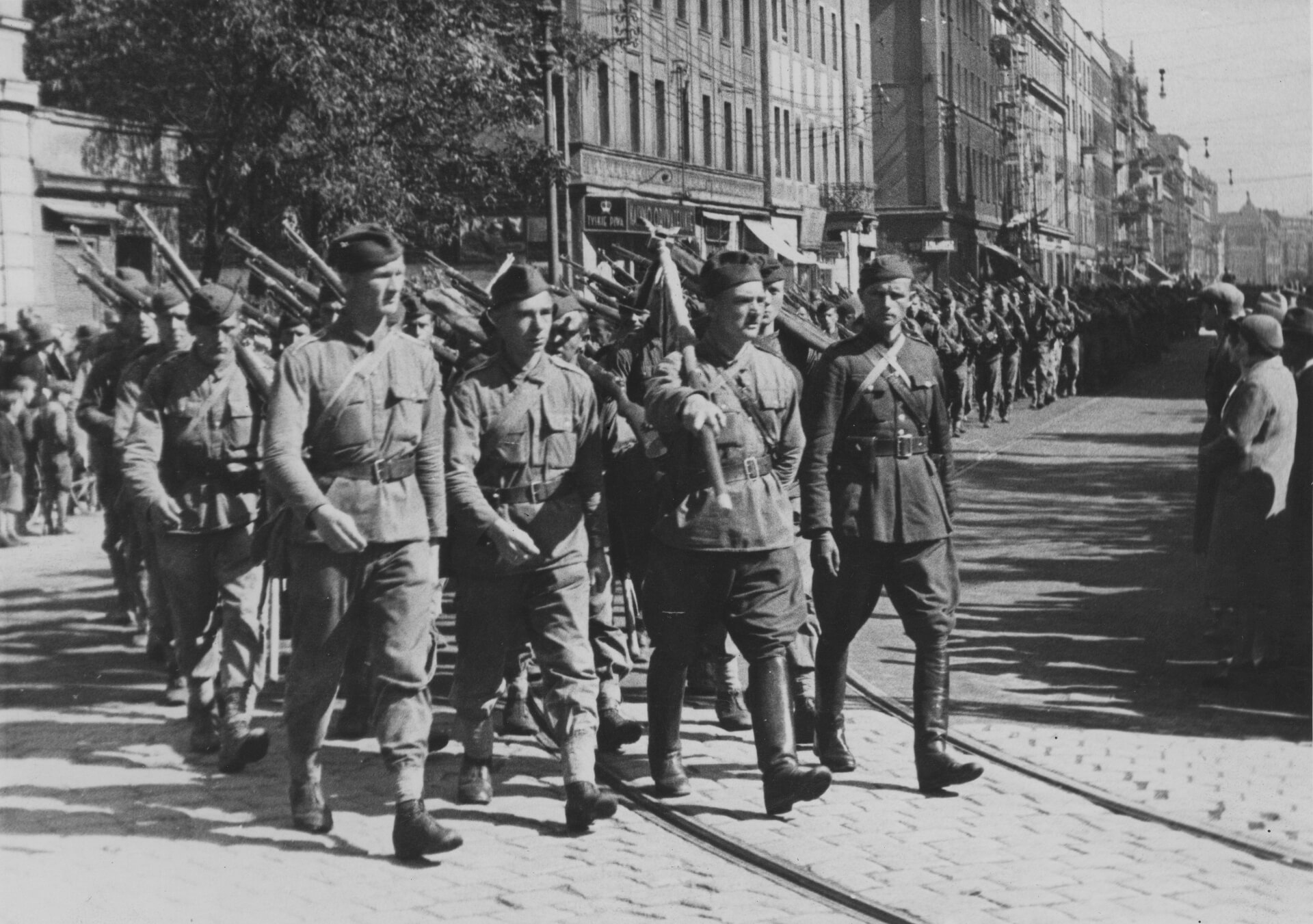 Wojsko Polskie na ulicy 3 Maja