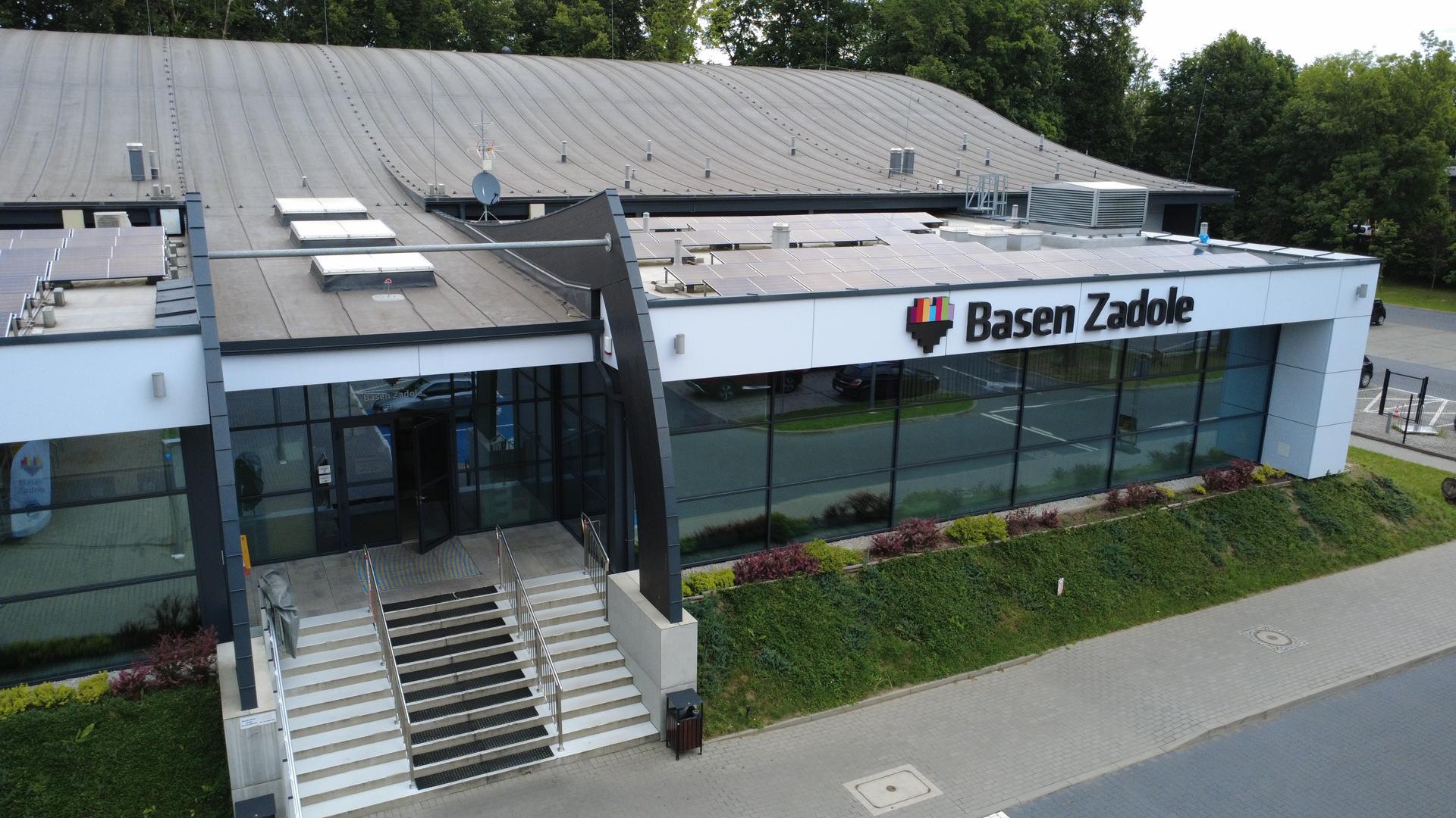 Współczesny basen w Parku Zadole