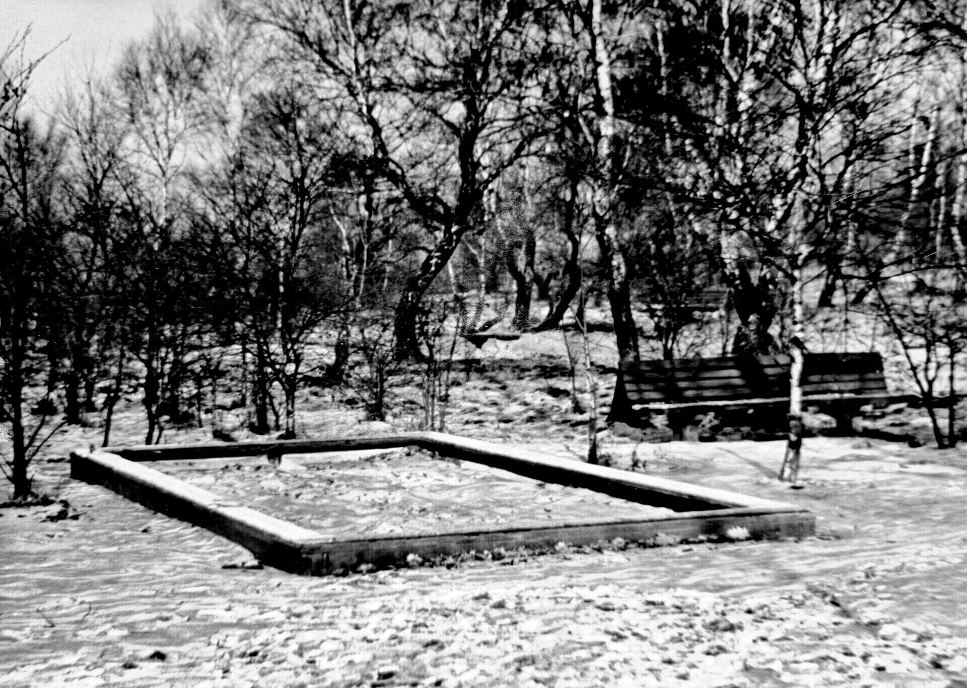 Metalowe elementy ławek w WPKiW pochodziły z pancernika Gneisenau