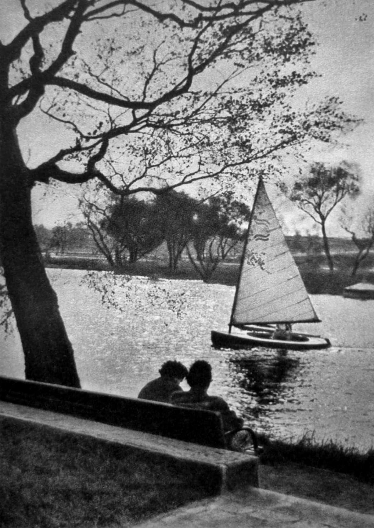 Metalowe elementy ławek w WPKiW pochodziły z pancernika Gneisenau