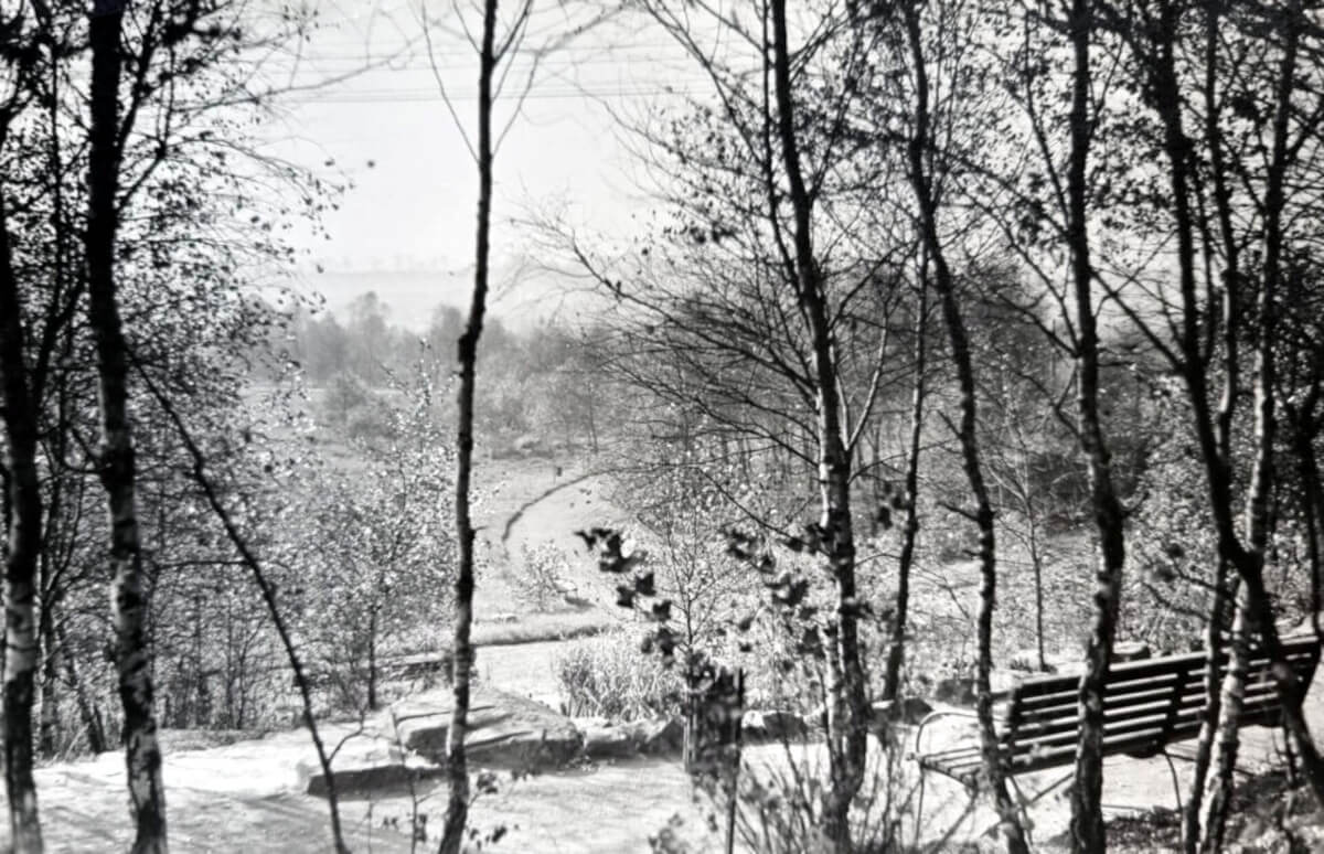 Metalowe elementy ławek w WPKiW pochodziły z pancernika Gneisenau