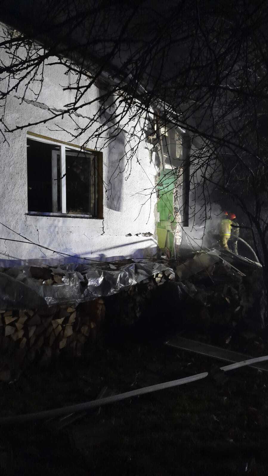 Wybuch butli z gazem w Cisownicy spowodowal pożar i zawalenie się domu