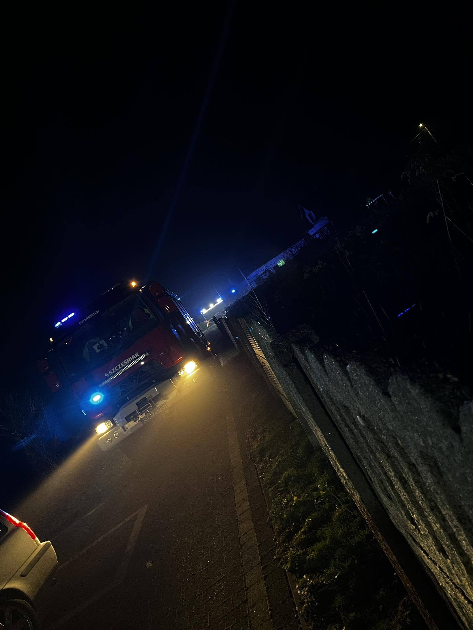 Wymysłów. Podpalenie samochodów przy ulicy Ogrodowej. Podejrzany mieszkaniec Piekar Śląskich. 9 listopada 2025.