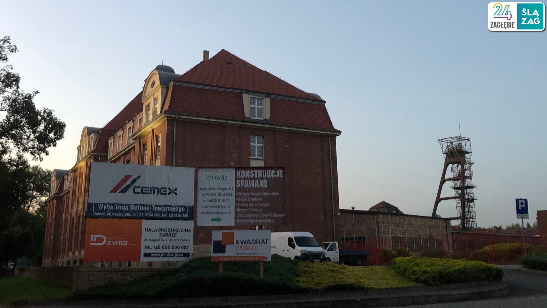 Zabrze-Biskupice. Tzw. dom kawalera, czyli hotel robotniczy dawnej kopalni «Ludwik» przy ul. Bolesława Hagera. Tu mieści się «Fortepianarium». Test nawigacji rowerowych: Google Maps, Apple Maps, Mapy.cz. Zdjęcia z trasy. 9 sierpnia 2025.