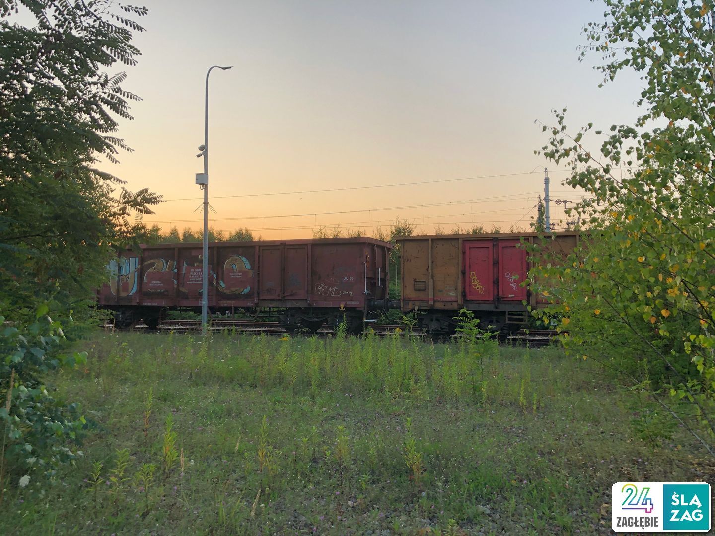 Zabrze-Zaborze. Tory kolejowe kolei piaskowej. Test nawigacji rowerowych: Google Maps, Apple Maps, Mapy.cz. Zdjęcia z trasy. 9 sierpnia 2025.