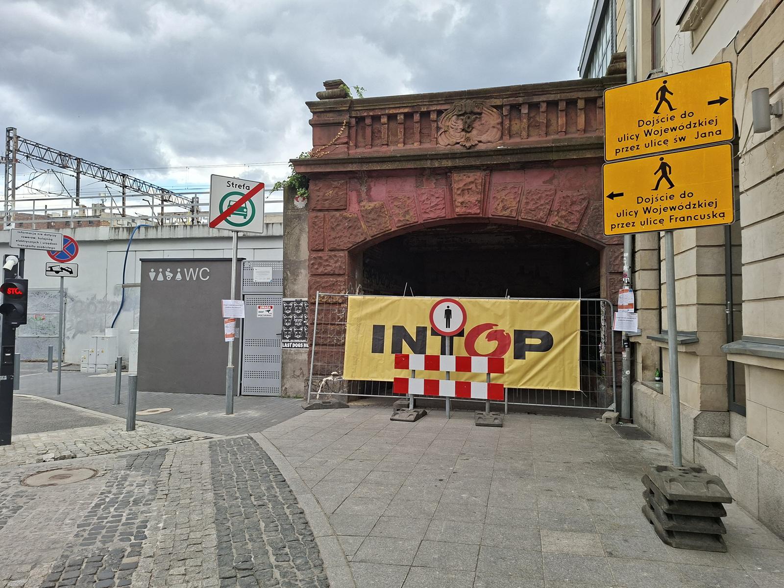 Tunel dla pieszych pod torami został zamknięty na 2 lata