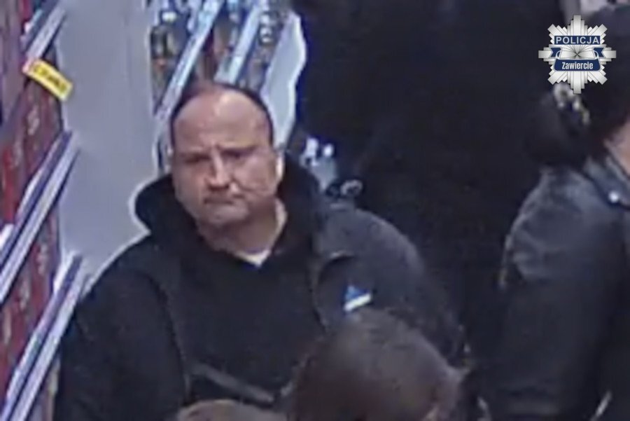 Zawiercie. Poszukiwany w związku z kradzieżą w drogerii. 14 listopada 2025.