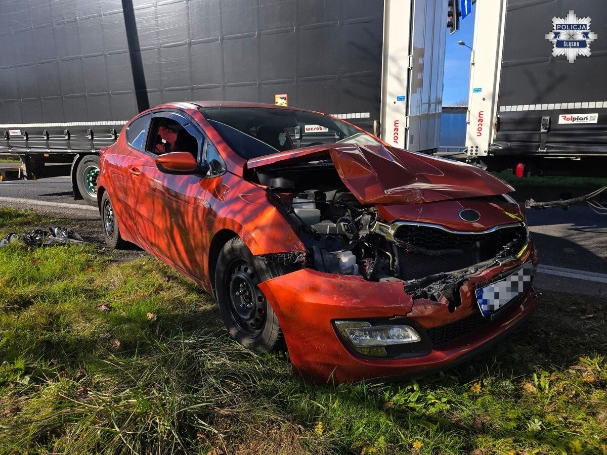 Znów wypadek na DK1 w Pszczynie. Zderzenie dwóch samochodów i utrudnienia w ruchu