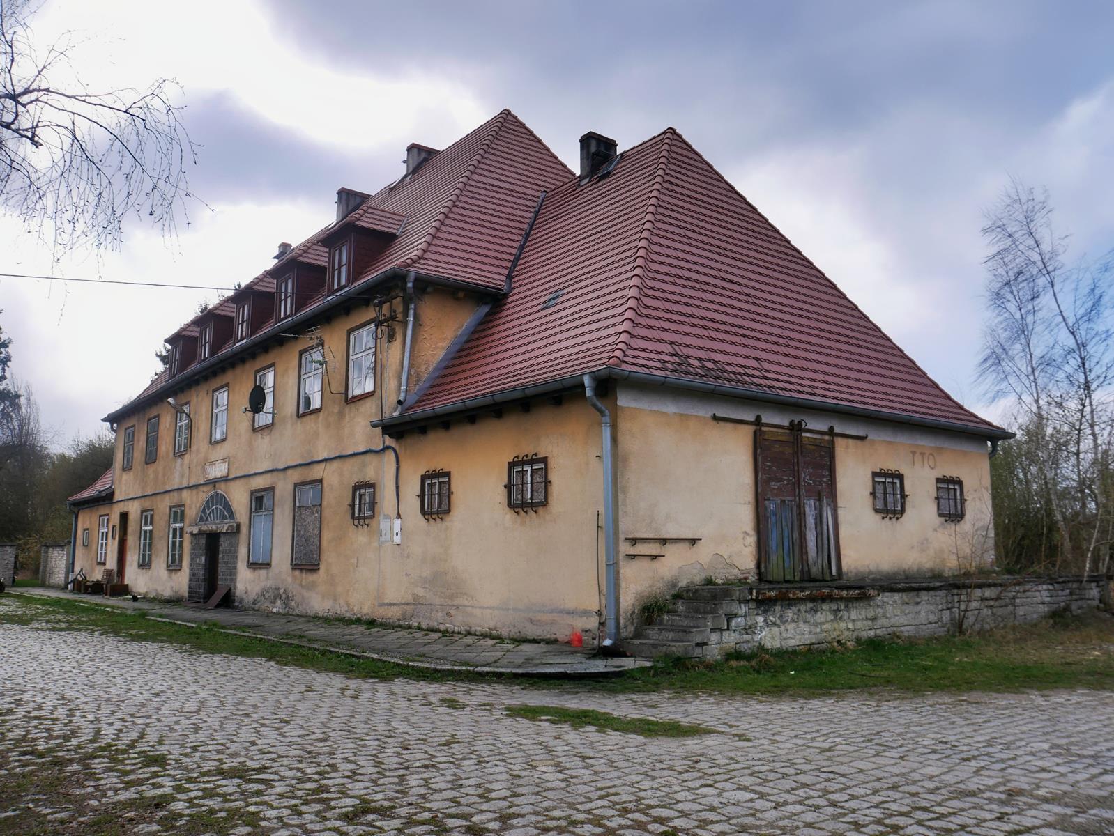 Zimna Wódka cały dworzec