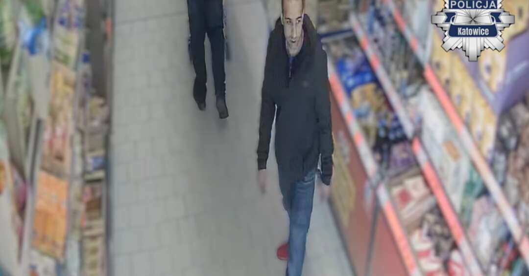 Katowicka policja szuka amatora kawy. Ten mężczyzna jest podejrzany o kradzież rzeczy o wartości 3 tys. zł z jednego sklepu