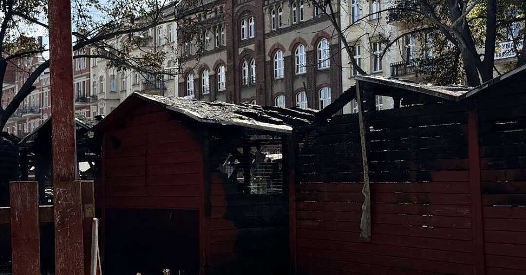 Nocny pożar targowiska przy ul. Mickiewicza w Katowicach. Zabrzanin najbliższe dwa miesiące spędzi w areszcie