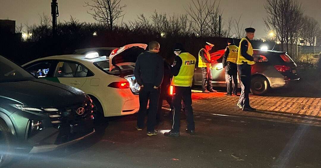 Zmasowana kontrola taksówek „na aplikację” w Śląskiem. Zatrzymano nielegalnie pracujących imigrantów, pijanych oraz poszukiwanych