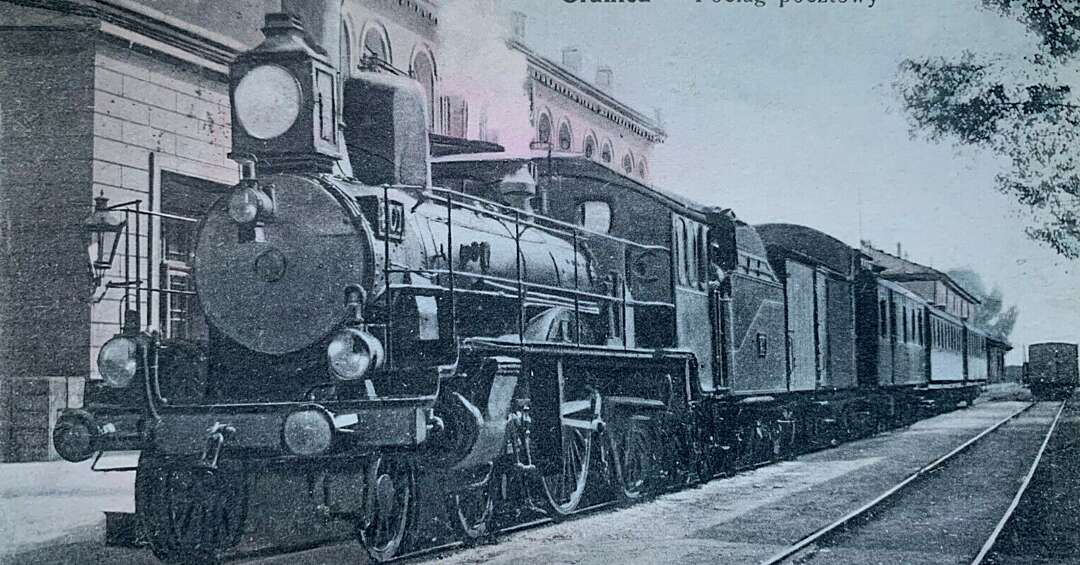 Stacja Granica. Ogromny, neorenesansowy dworzec powstał w szczerym polu koło osady Macki vel Maćki, a dziś Maczki w Sosnowcu. Kiedyś był najważniejszą stacją na ziemiach polskich