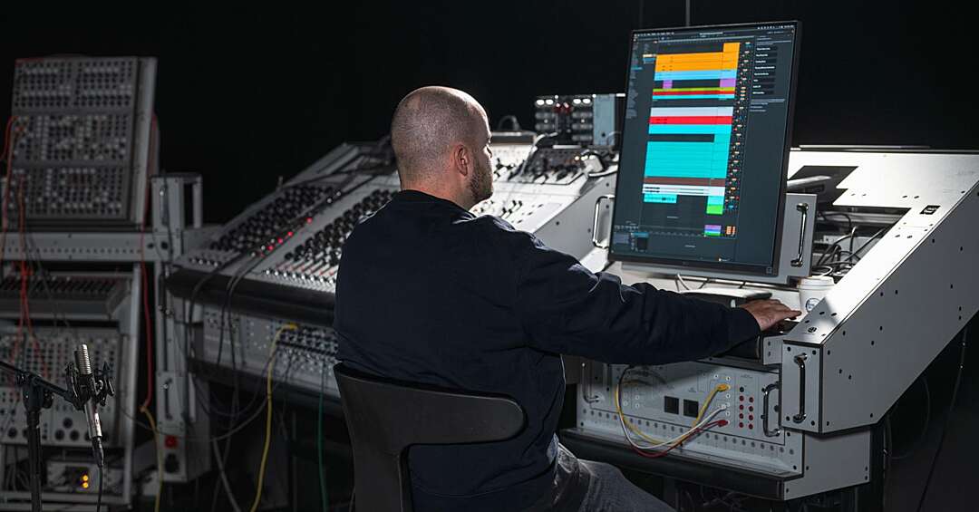 Saksofon i technologia jako tło dźwiękowe do śląskiego "Hamleta". Koncert Jerzego Mączyńskiego z udziałem Roberta Talarczyka 19 kwietnia w katowickim Tonarium