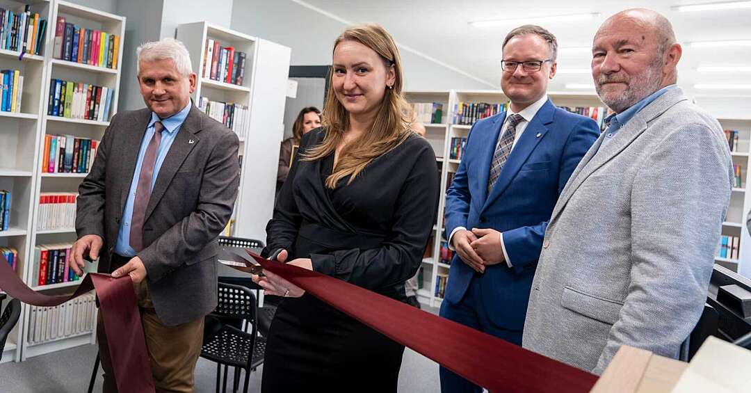 Remont odmienił bibliotekę na Młodym Górniku - radny dostał tytuł, mieszkańcy dostali nową przestrzeń