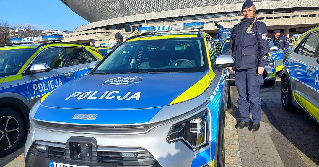 72 nowe hybrydowe radiowozy dla śląskiego garnizonu policji. Zakup dofinansował m.in. Wojewódzki Fundusz Ochrony Środowiska i Gospodarki Wodnej w Katowicach