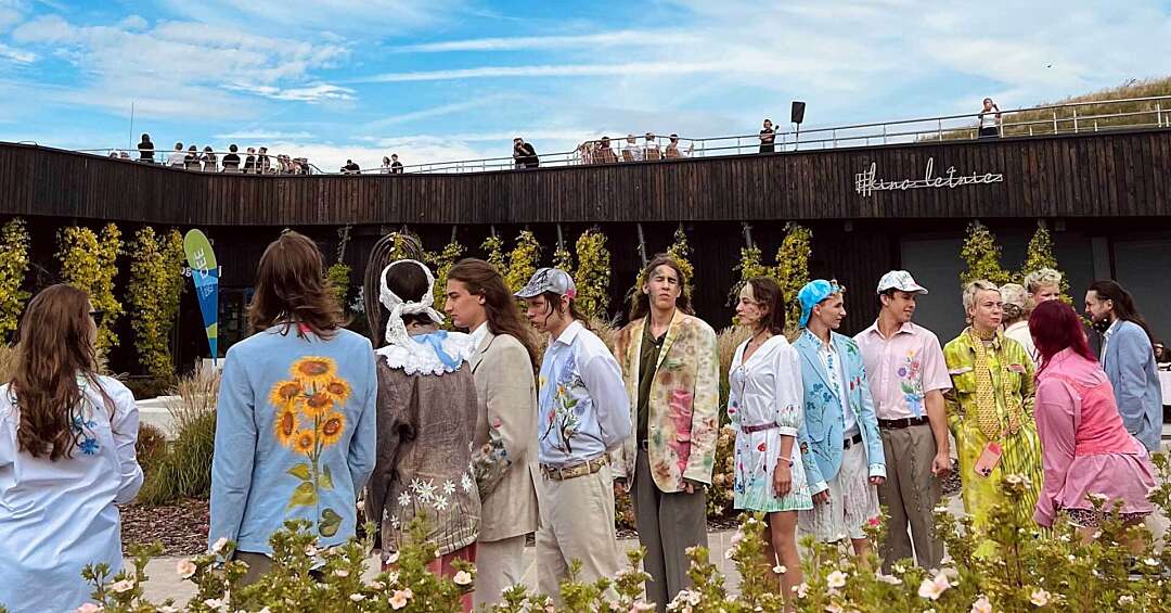 Przeróbki ubrań z projektantką - warsztaty slow fashion w gliwickim PZO