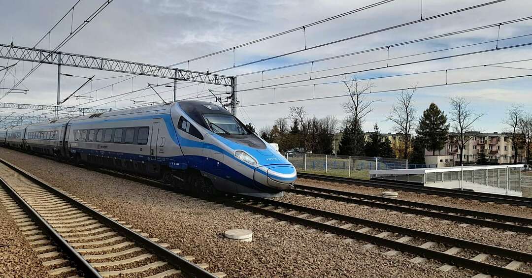 250 km/h na Centralnej Magistrali Kolejowej. Podróż z Warszawy do Krakowa i Katowic skróci się choćby o 25 minut