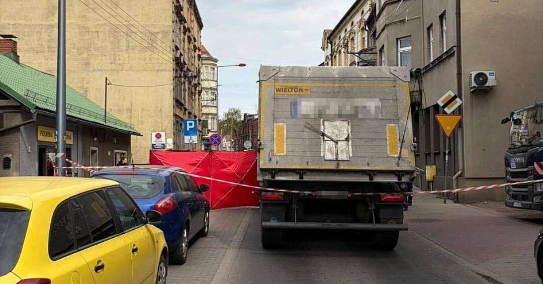 Śmiertelny wypadek w Chorzowie. Nie żyje 79-letni mężczyzna potrącony przez ciężarówkę
