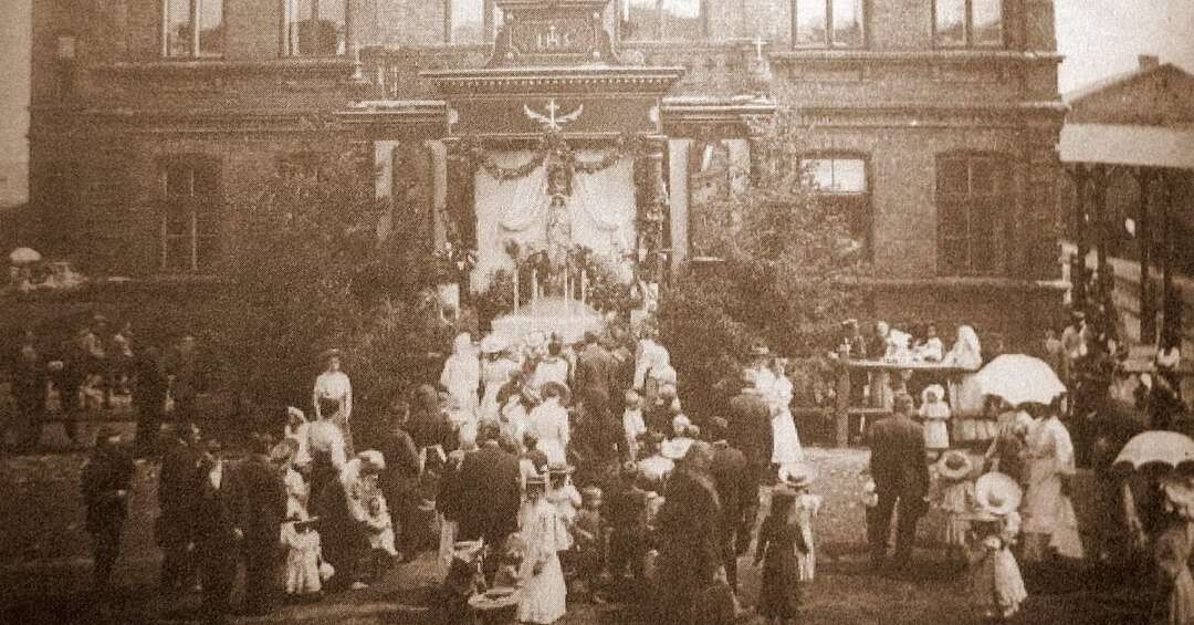 Maciej Baranowski: Resursa Obywatelska w Dąbrowie Górniczej. Ten nawiązujący do renesansu budynek pełnił wiele funkcji