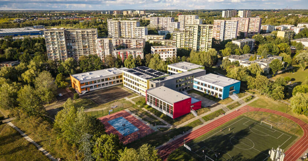 Koniec remontu SP 25 w Zabrzu. Szkoła ma nowe ocieplenie, fotowoltaikę i lepszą ochronę przeciwpożarową