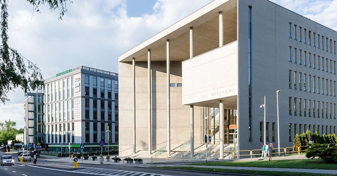 Katowice. Przyjechała autem do sądu, mimo iż ciążył na niej zakaz prowadzenia pojazdów. Doigrała się