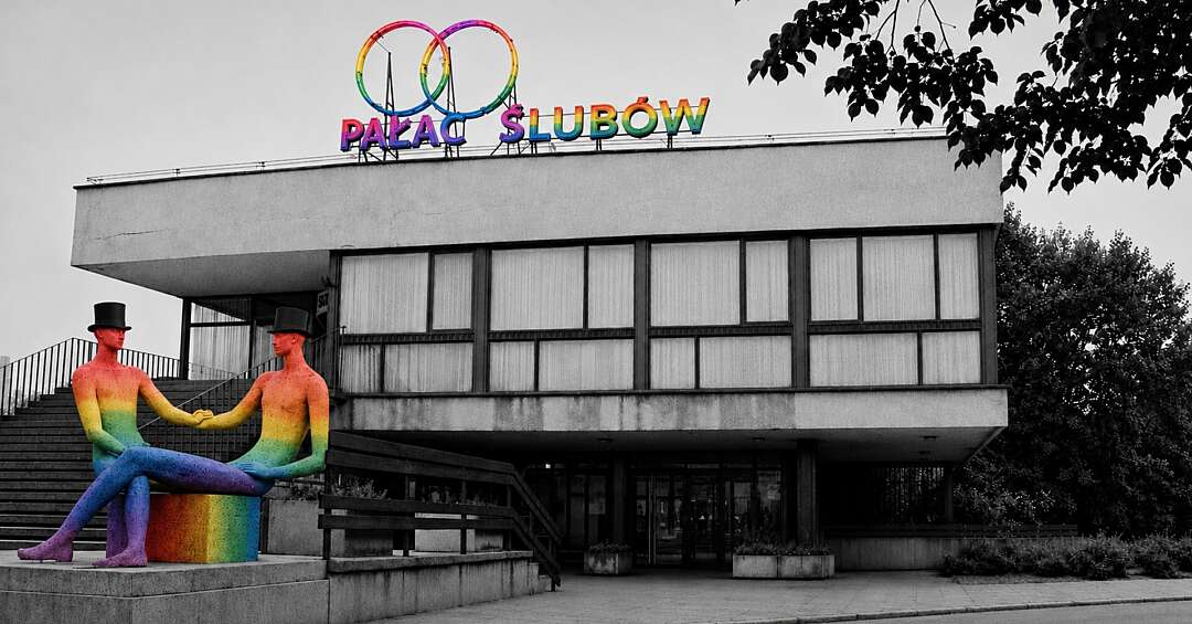 Pierwsze „homomałżeństwa” zawarte za granicą zarejestrowane w Polsce, a radni wypinają piersi po ordery. Czy pomyliły im się role?