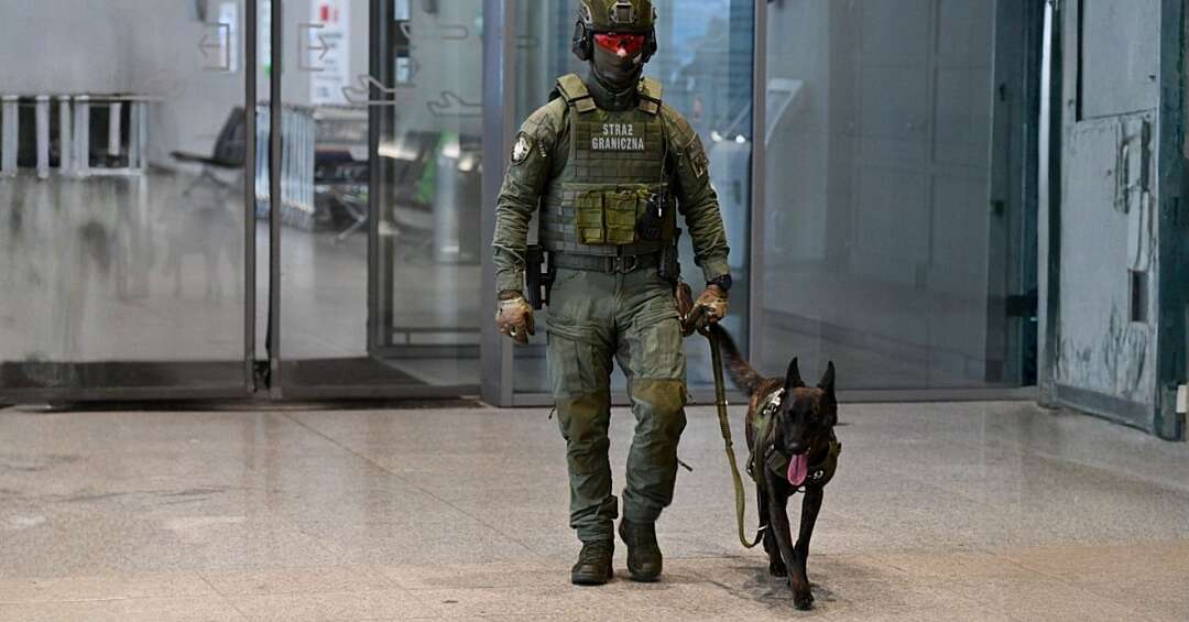 Pyrzowice. Zażartował na lotnisku, iż w bagażu ma broń. Do Mediolanu już nie poleciał, za to "zarobił" karę