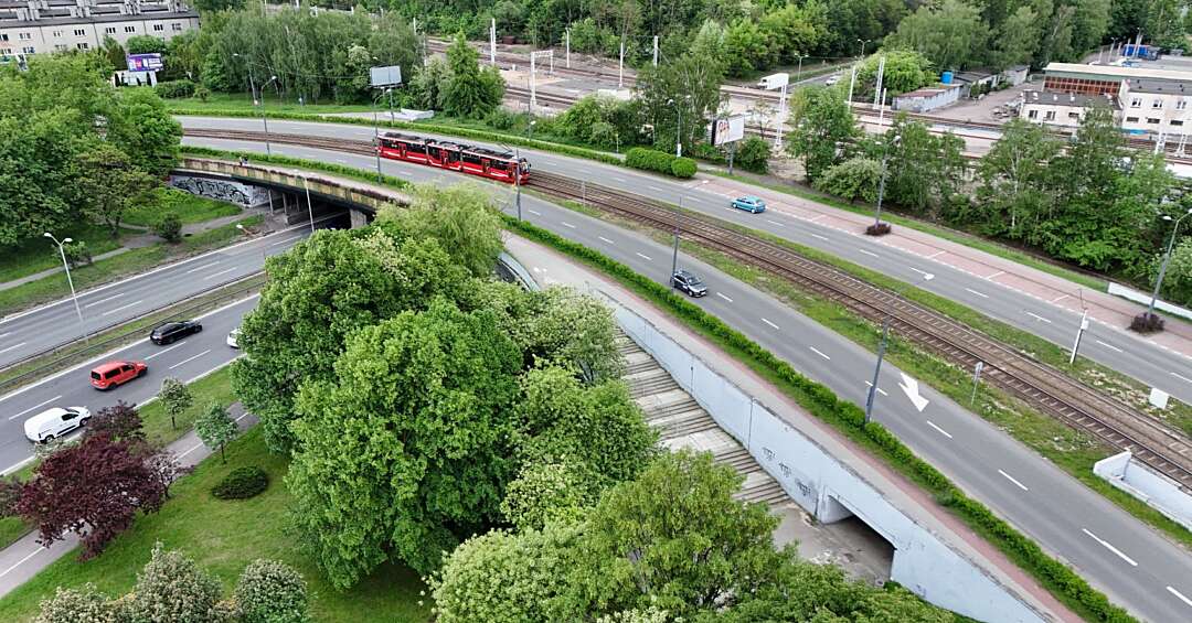 Katowice. Szykuje się "powtórka z rozrywki" i korki na DK86. Do remontu idą dwa wiadukty w Zawodziu nad tą istotną trasą: kolejowy i tramwajowo-drogowy