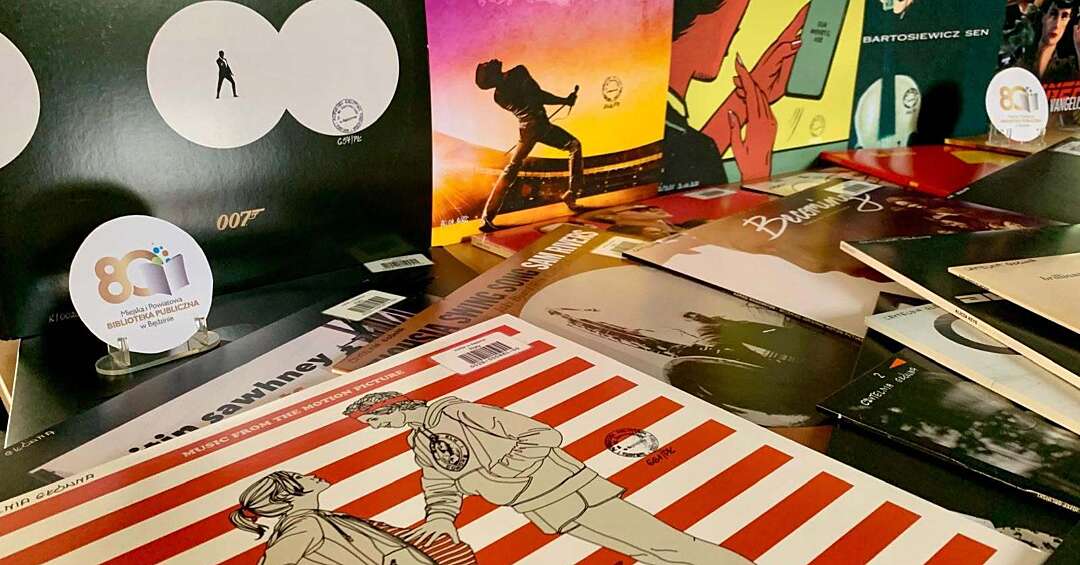 Biblioteka w Będzinie udostępnia płyty winylowe – jazz, metal, trip-hop i muzyka filmowa w Czytelni Głównej