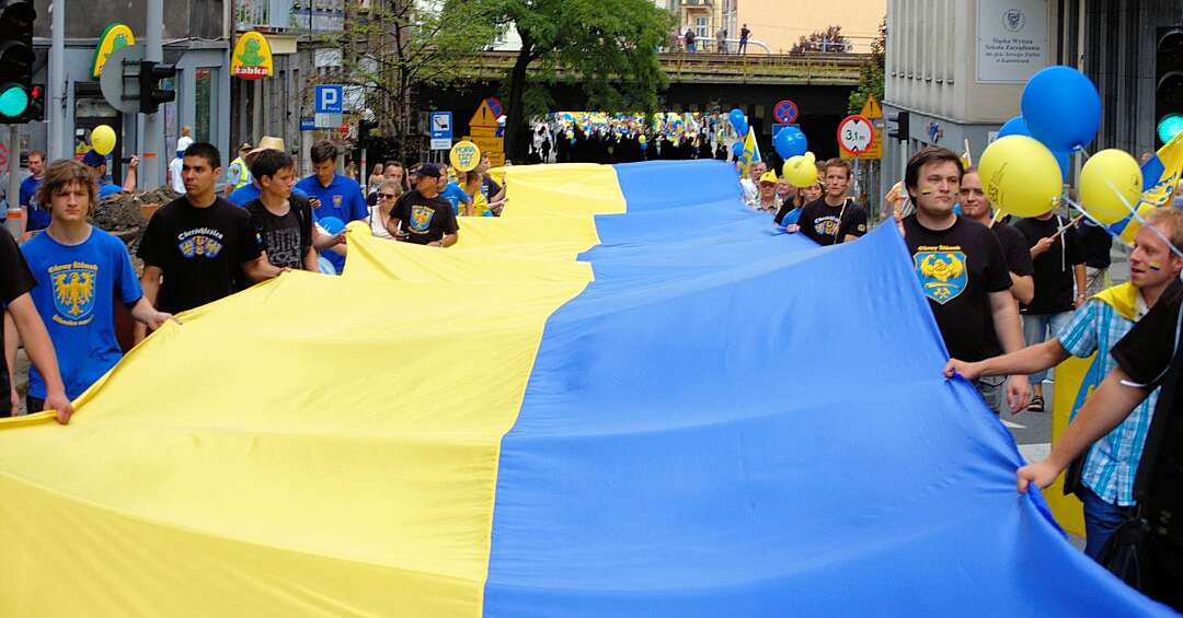 Jako może być rōżnica miyndzy ślōnskim jynzykym na Karbie, na Zowodziu i na Halymbie? Żodno