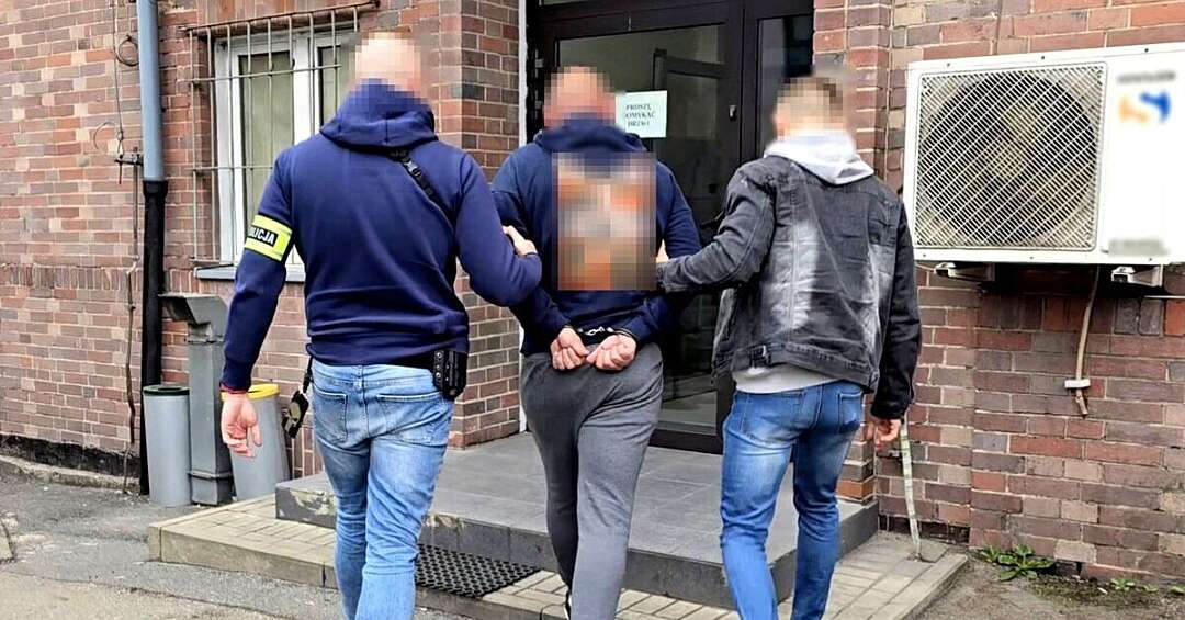 43-letni mieszkaniec Bytomia dokonał rozboju na taksówkarzu i znieważył interweniujących policjantów