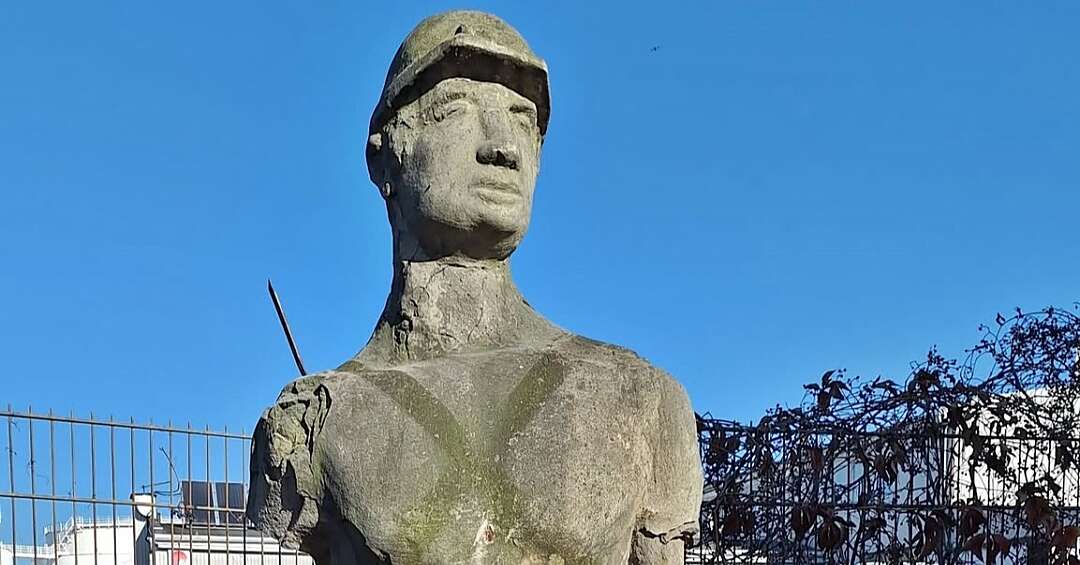 Radzionków świętuje pozyskanie rzeźby górnika. Figura zdobiła niegdyś teren dawnej KWK Powstańców Śląskich. Zaprojektował ją słynny artysta