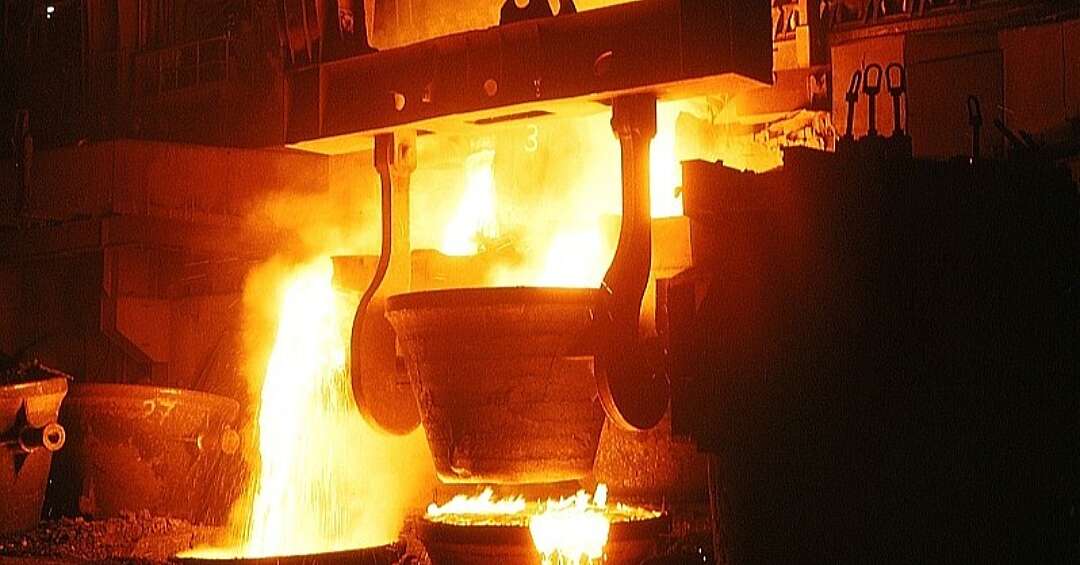 ArcelorMittal chce przez cały czas zatrudniać pracowników zamykanej Huty Królewskiej w Chorzowie. Spółka będzie płacić za ich dojazd do innych zakładów