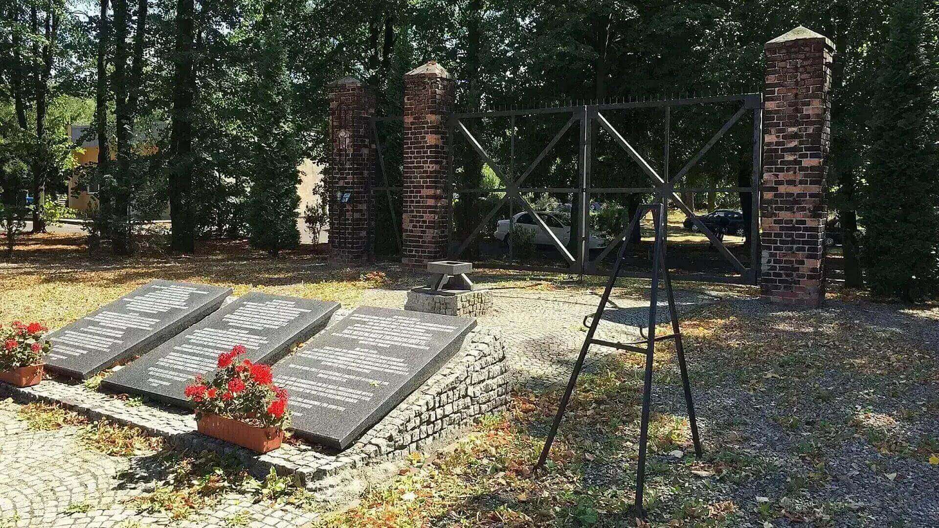 Brama obozu na Zgodzie Brama obozu na Zgodzie