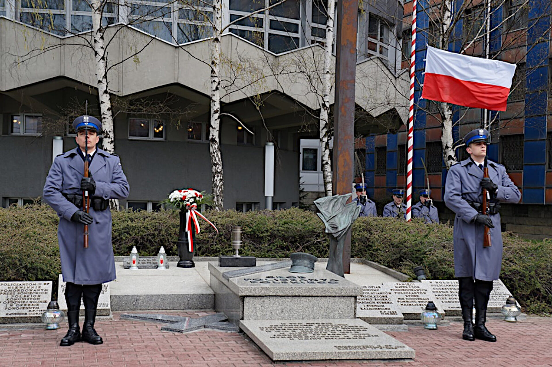Grób Policjanta Polskiego Grób Policjanta Polskiego